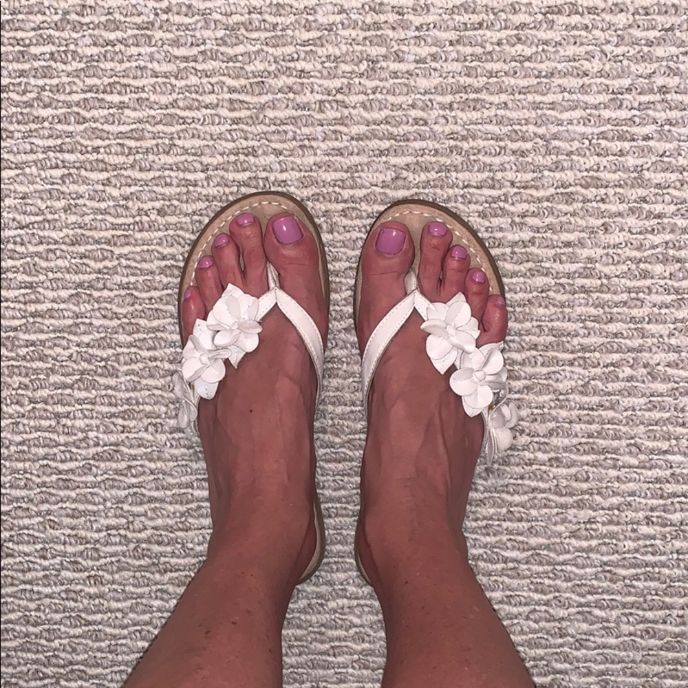 Flower accent b.o.c  sandals